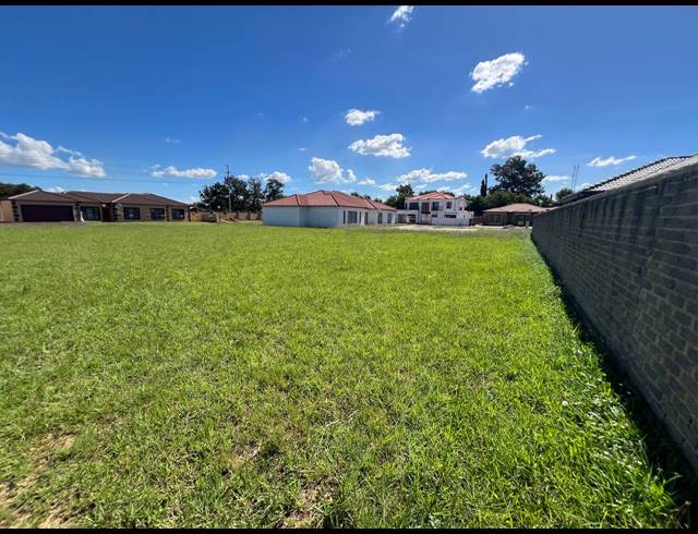 696M² VACANT LAND FOR SALE IN RISIVILLE